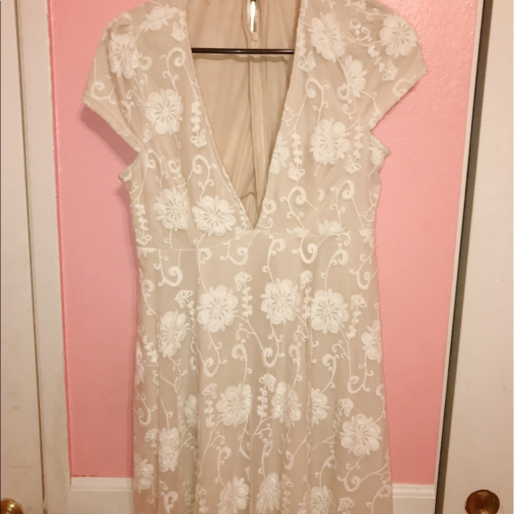 V neck dress