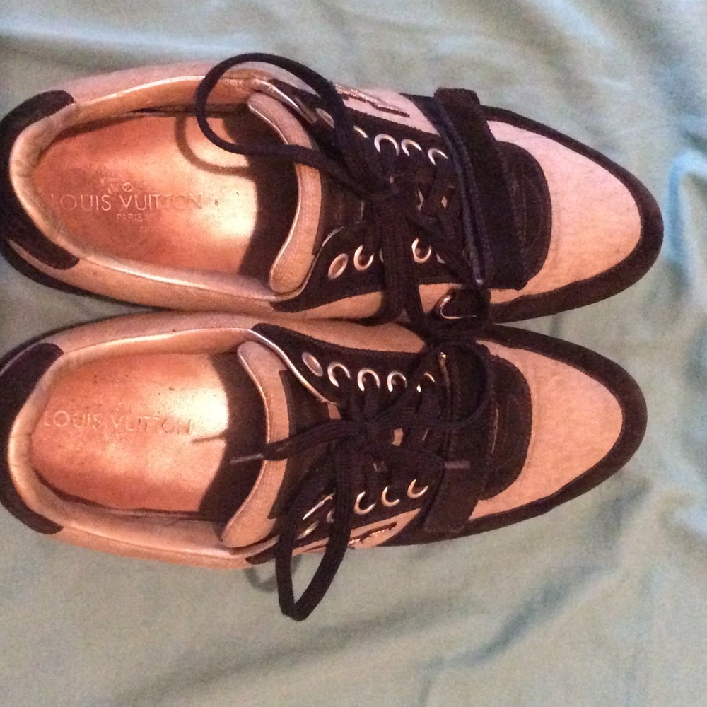 Louis Vuitton - Picture 4 of 4