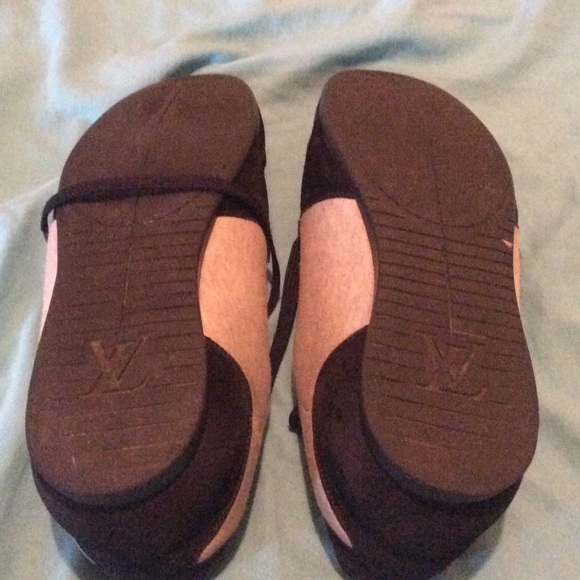 Louis Vuitton - Picture 3 of 4