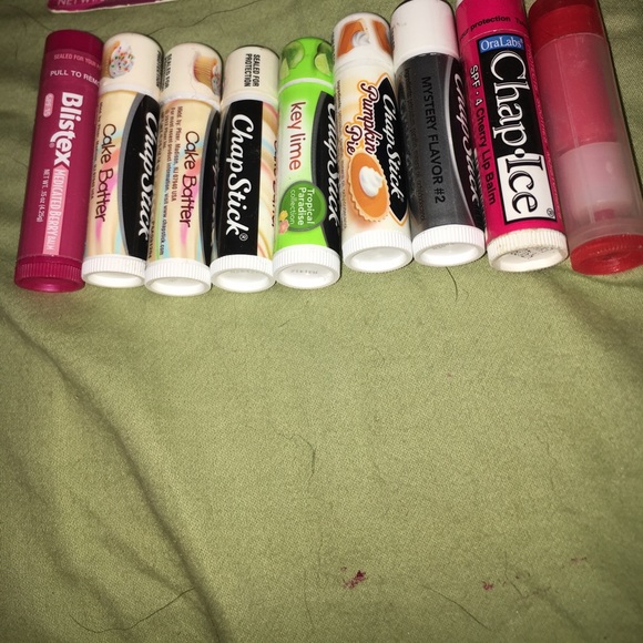 REVOS, EOS, CHAPSTICKS, LIPSMACKERS, POCKETBACKS! - Picture 2 of 4