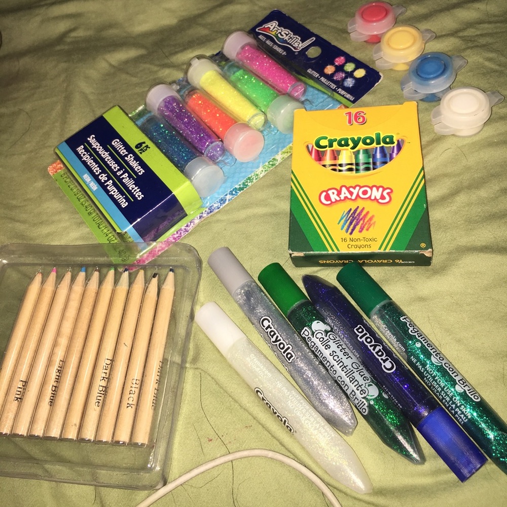 ARTS AND CRAFTS SET!