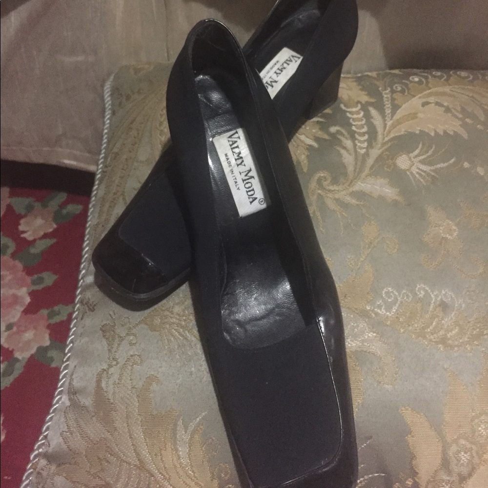 Shoes - Picture 2 of 4