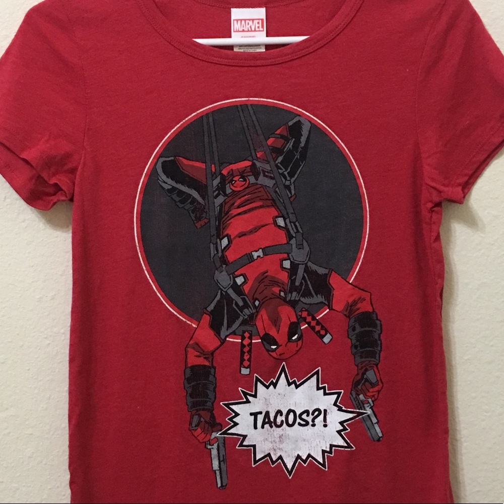 Deadpool sz Small women's tee Loot Crate Exclusive
