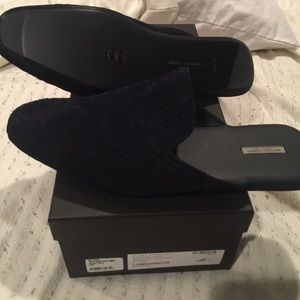 Bottega Veneta
Men's Intrecciato Suede Slipper