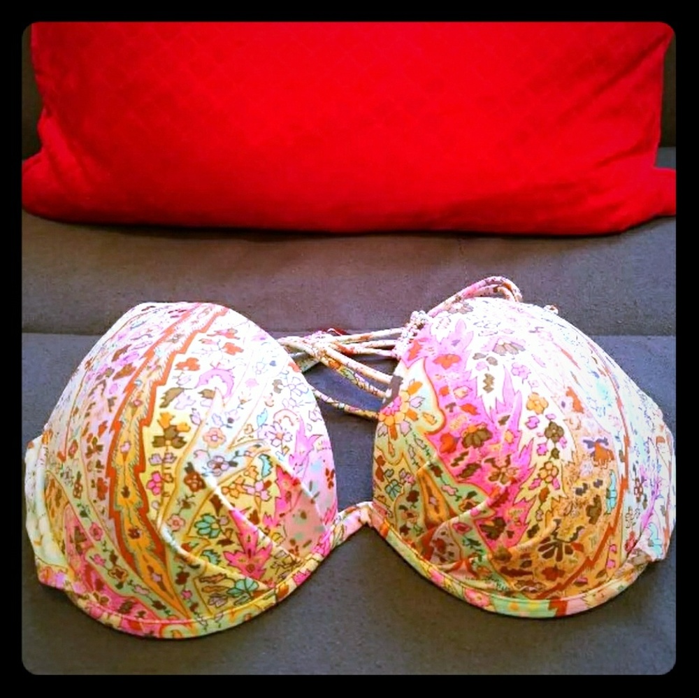 Victoria's secret bikini top 34c