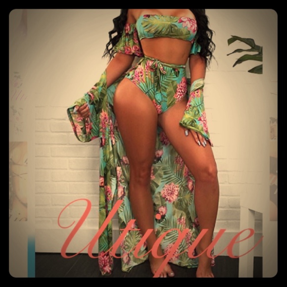 Beautiful Two piece floral bikini with cover up