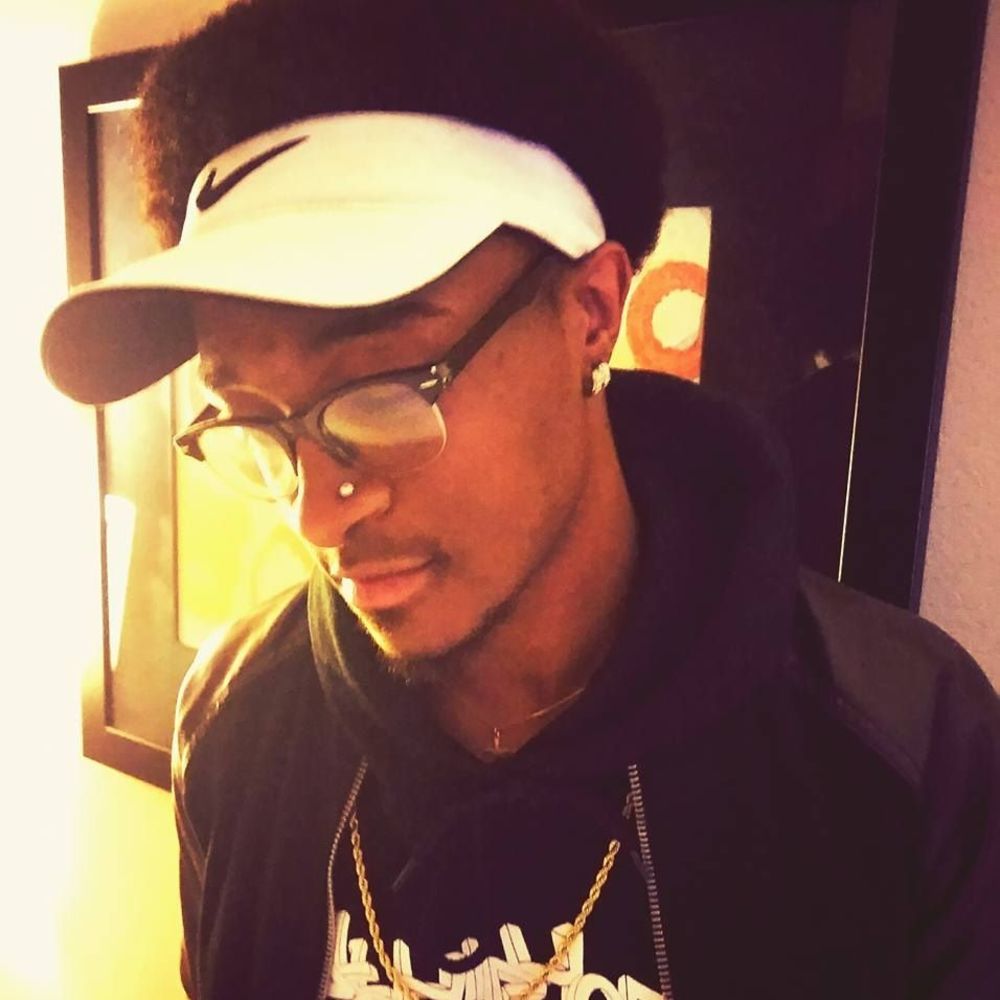Meet your Posher, Deandre