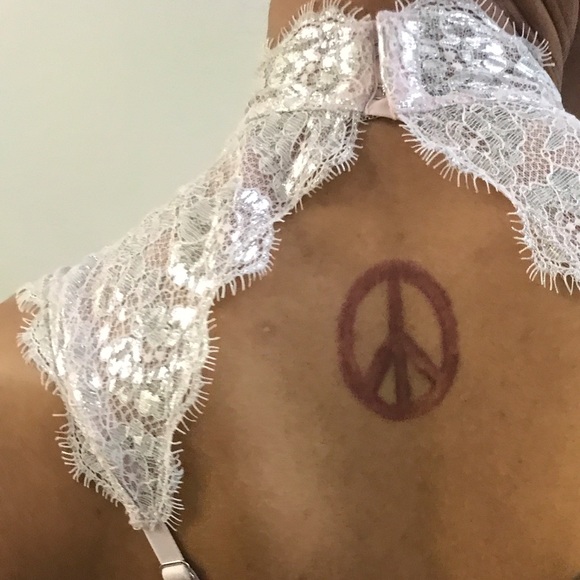 Lace Mock Neck Bralette - Picture 3 of 3