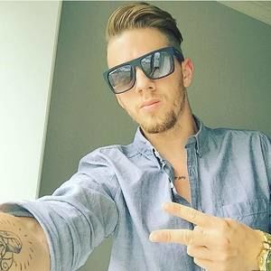 Meet your Posher, Jonathan