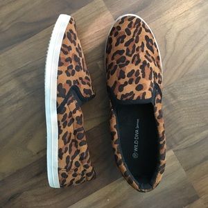 Leopard print slides!!