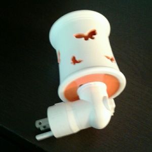 Scentsy plug-in warmer