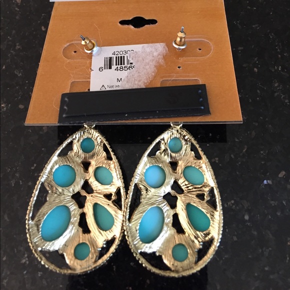 Erica Lyons Earrings - Picture 2 of 2