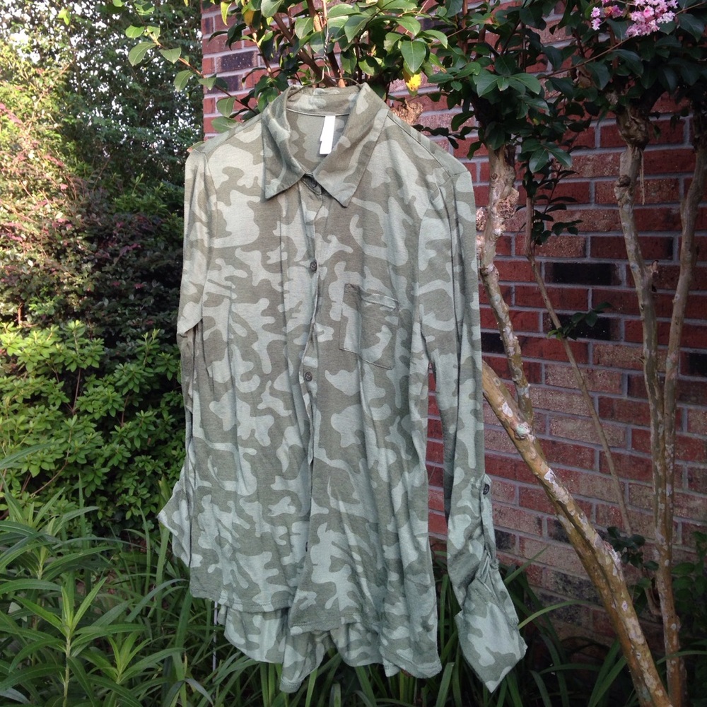 Knit camo-print, button -down top.