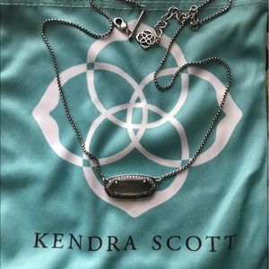 Kendra Scott necklace