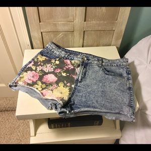 Jeans Shorts Floral Print ~ Retro