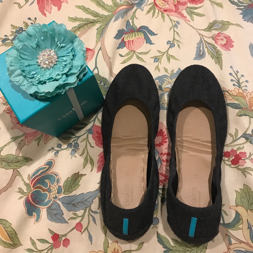Tieks greystone