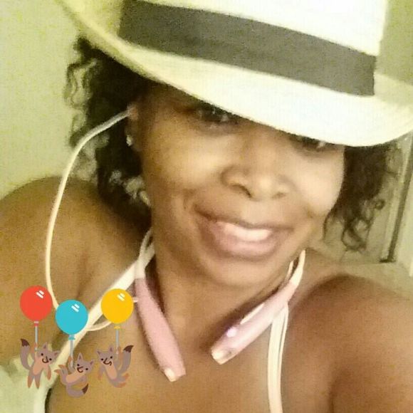 Meet your Posher, Ronnie - Picture 1 of 1