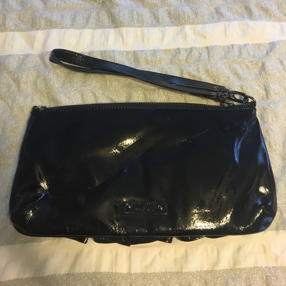 🆕LISTING: FLORAL BLACK NINE WEST CLUTCH - Picture 3 of 4