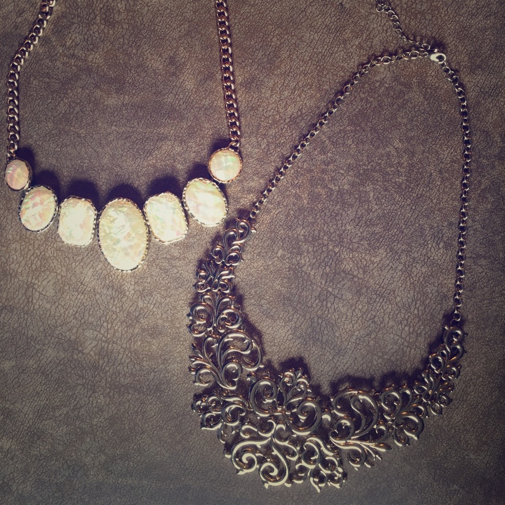 Set of 2. Bib Necklaces.