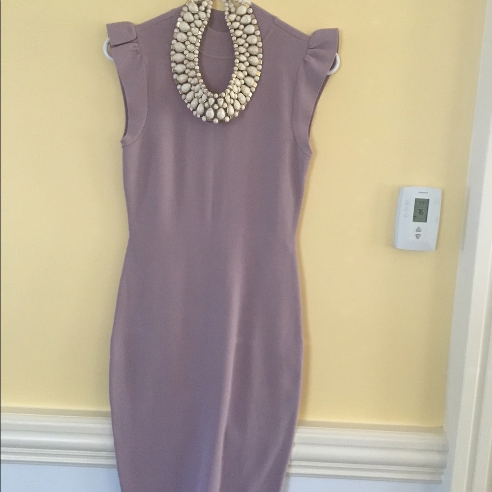 💜Beautiful lavender wow contour dress💜