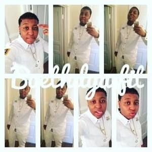 Meet your Posher, Dominique