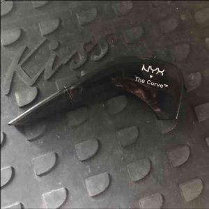 NYX Curve Eyeliner