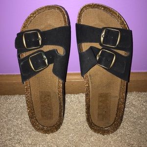 Birkenstock look alike black sandal!!