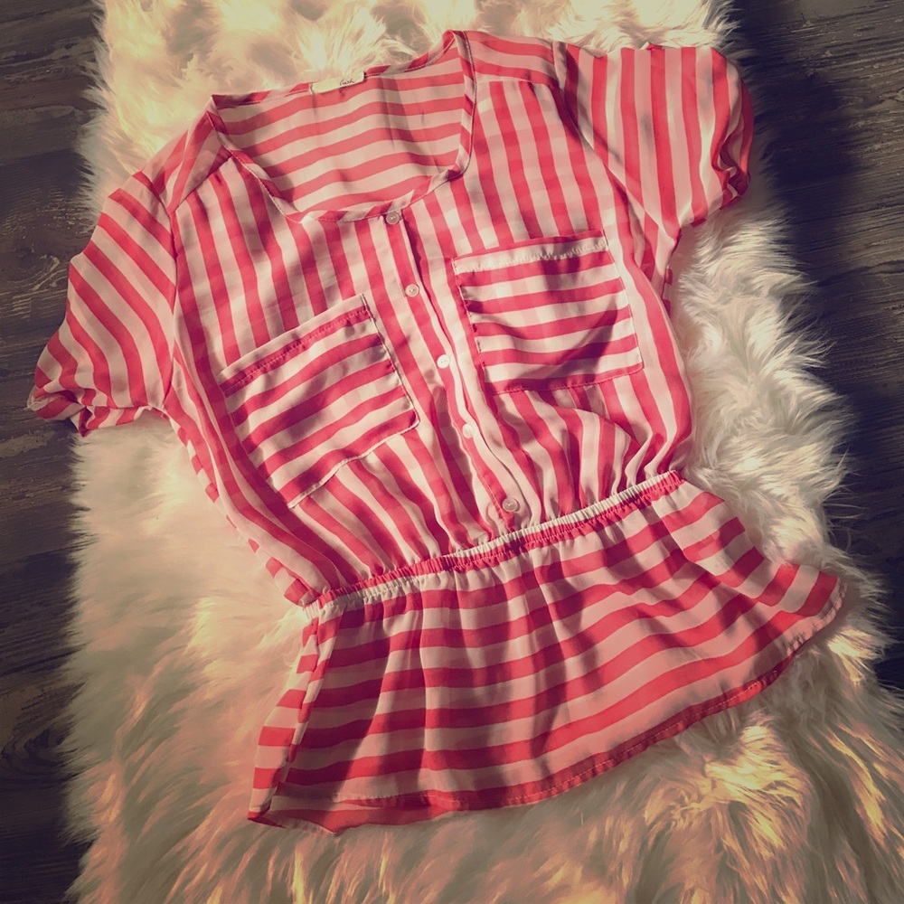 Coral Lush Top in Size Medium