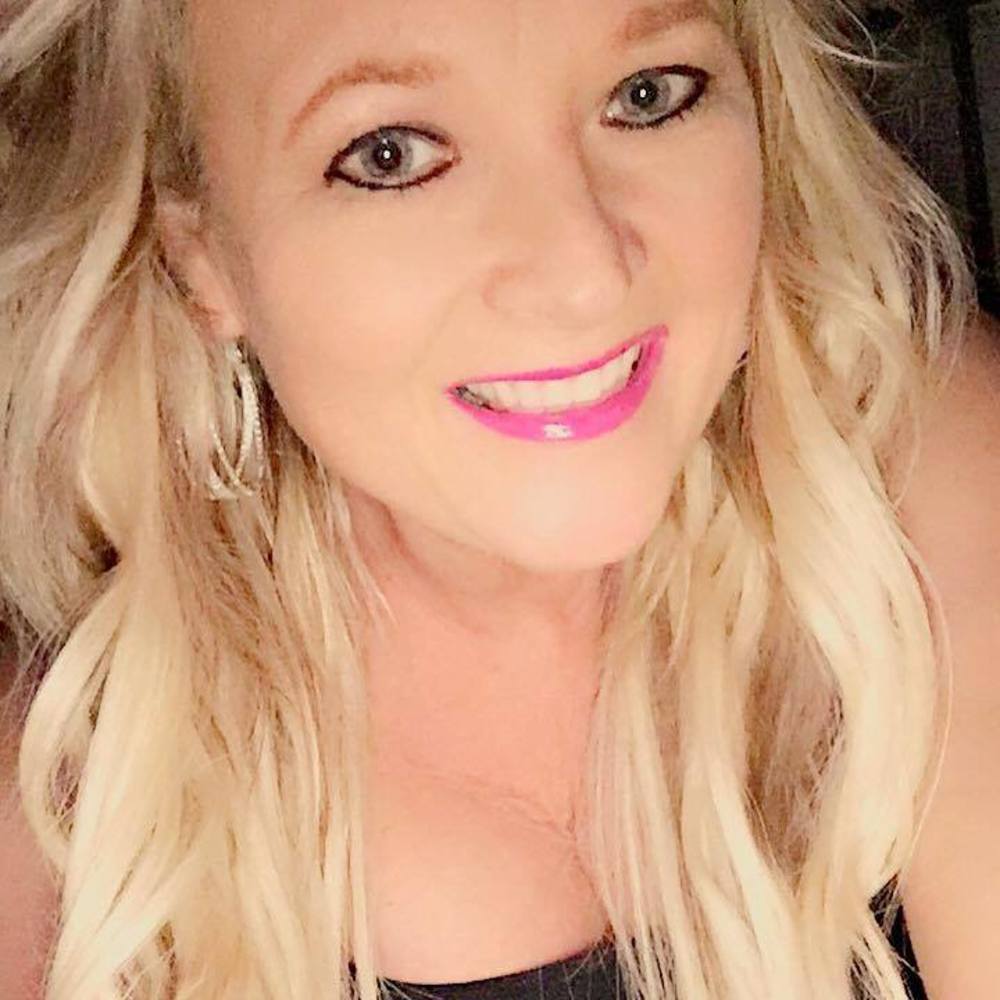 Meet your Posher, Debbie