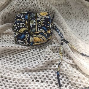Vera Bradley crossbody - like new!