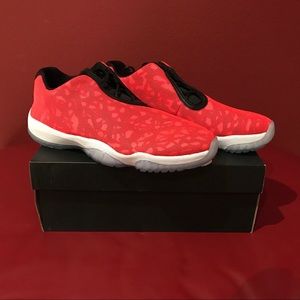 New Jordan Future Low Pink Camo size 9
