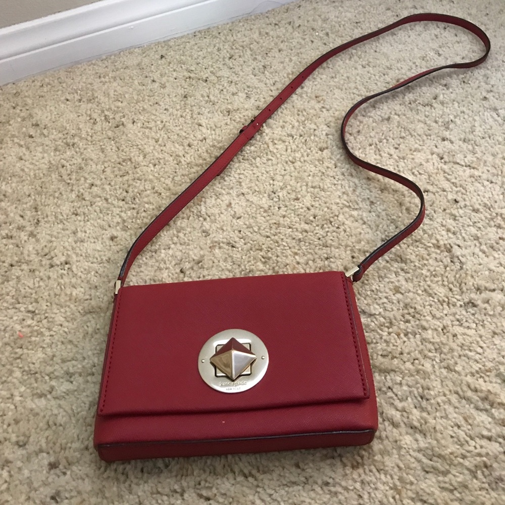 Red Kate spade crossbody