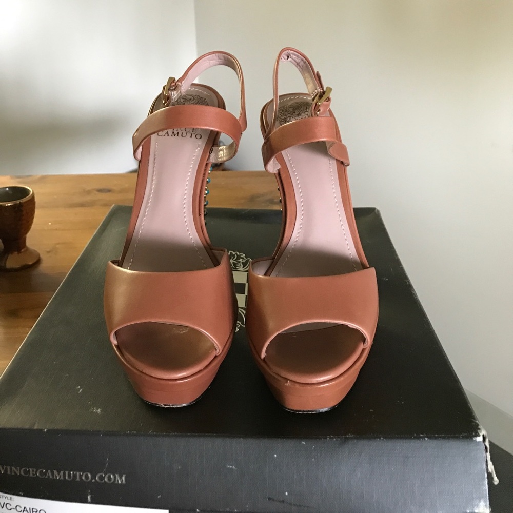 Vince Camuto open toe sling back. Size 8.5