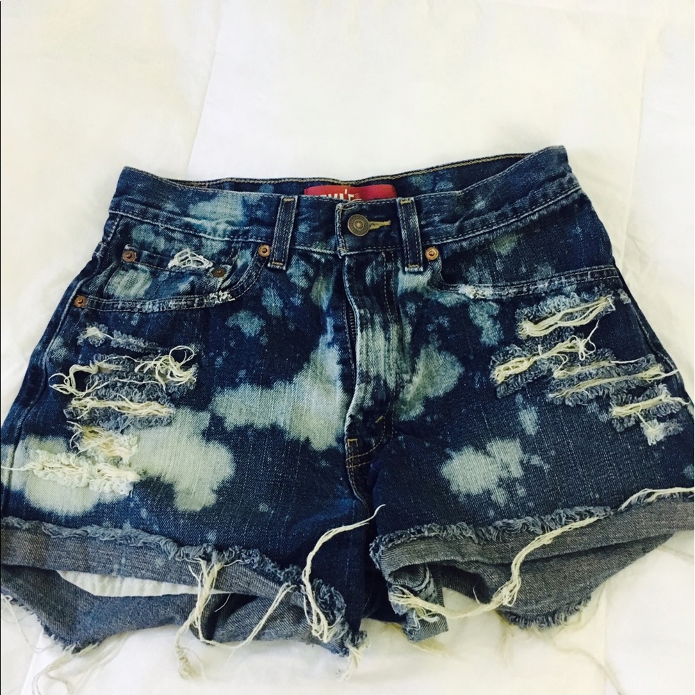 Vintage Levi high wasted acid print shorts