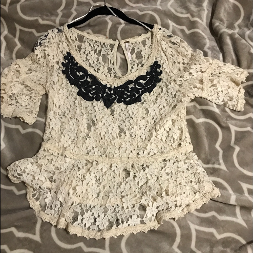 FINAL SALE‼️Free People lace peplum top