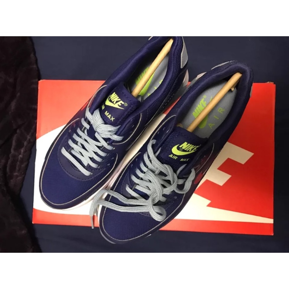 NIB Nike Air Max 90 Ultra Essential Women's Shoe