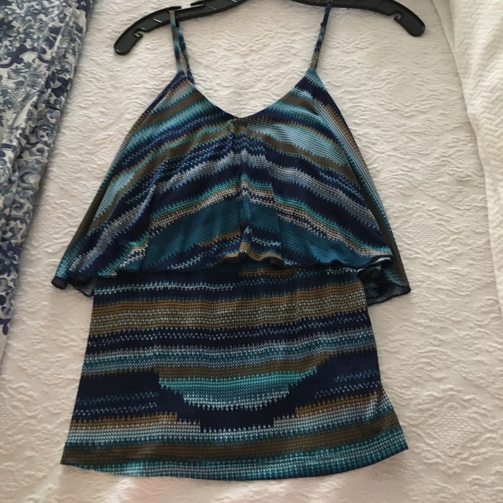 Veronicam Top xs 🌸open to offers