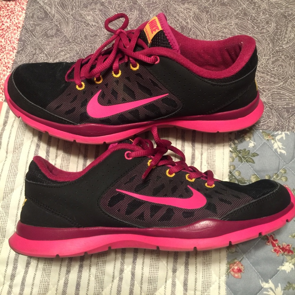 ✨Nike sz 9