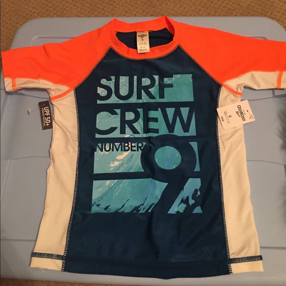 NWT OshKosh boys rashguard size 6.