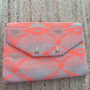 Envelop Clutch