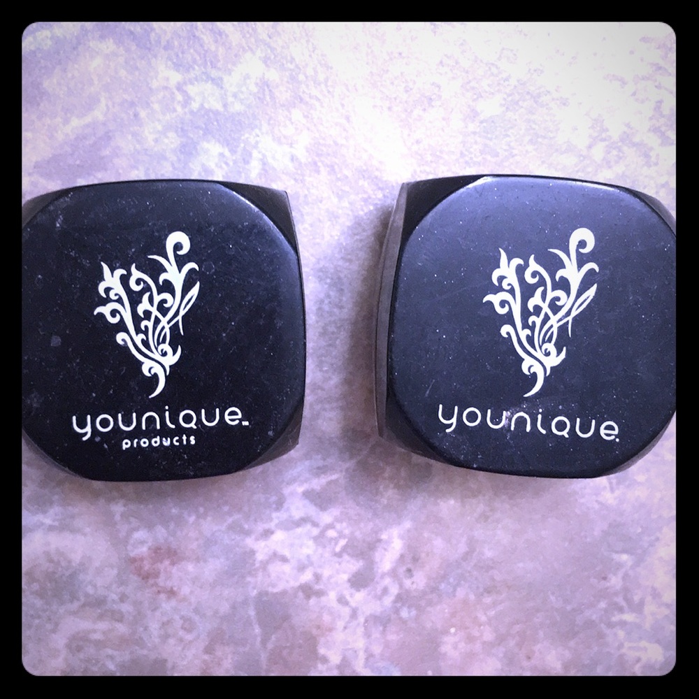Younique eye shadow bundle