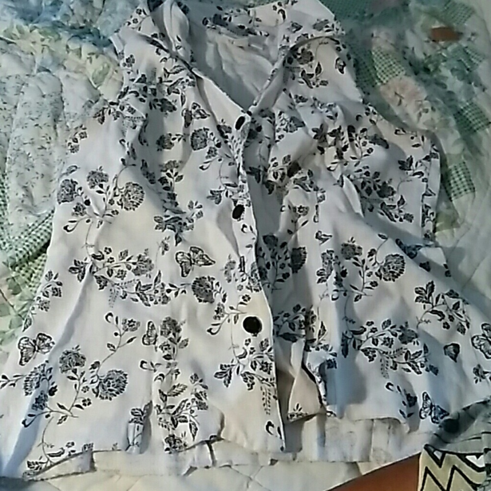 Sleeveless floral shirt