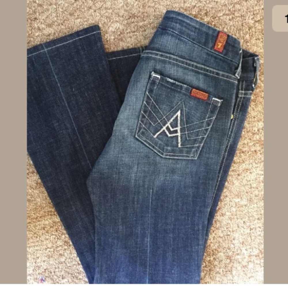 Size 26. 7 For All Mankind "A pocket" jeans flare