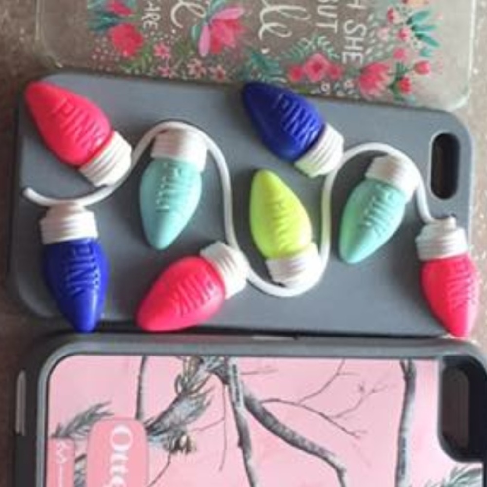 Vs pink Christmas case!