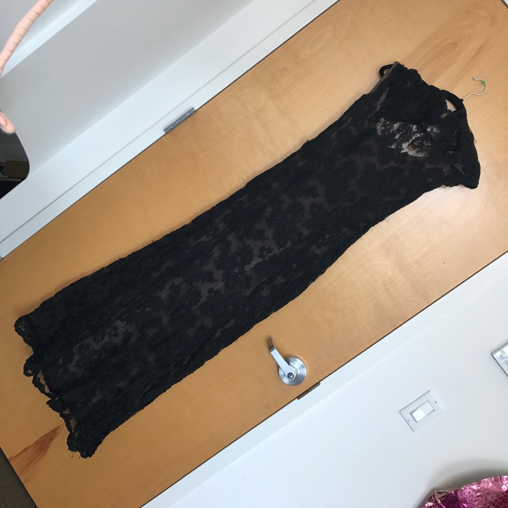 Beautiful lace Victor Costa Gown