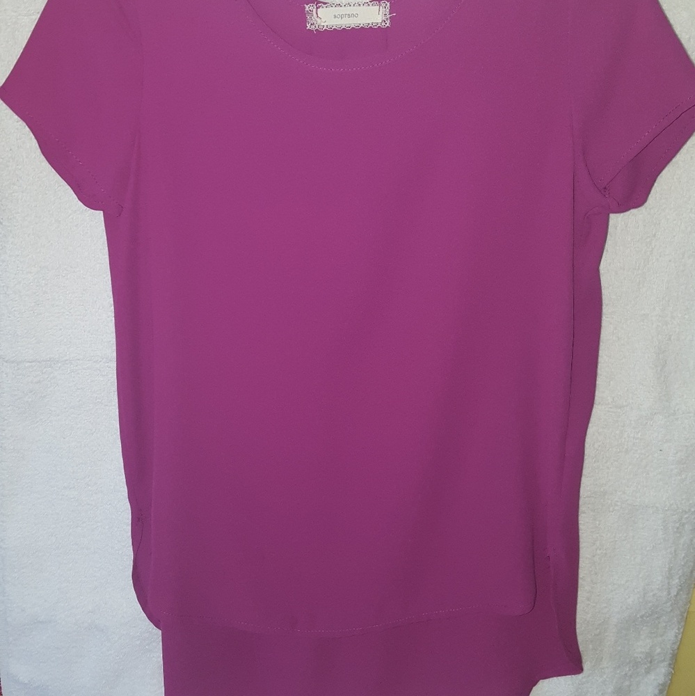 Soprano fuscia chiffon hi-lo top