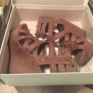 Mia platform heels. Touch of gladiator style