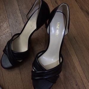 CLEARING CLOSET!!! NINE WEST Black Leather Heels