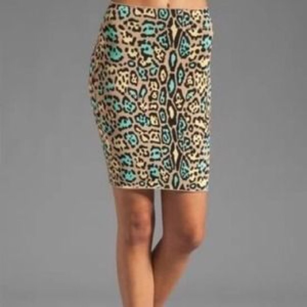 Multi-colored leopard BCBG mini skirt SZ S