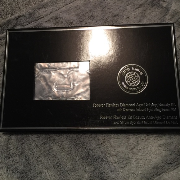 SALE!!!!! Forever Flawless Diamond Age-Defying - Picture 3 of 5